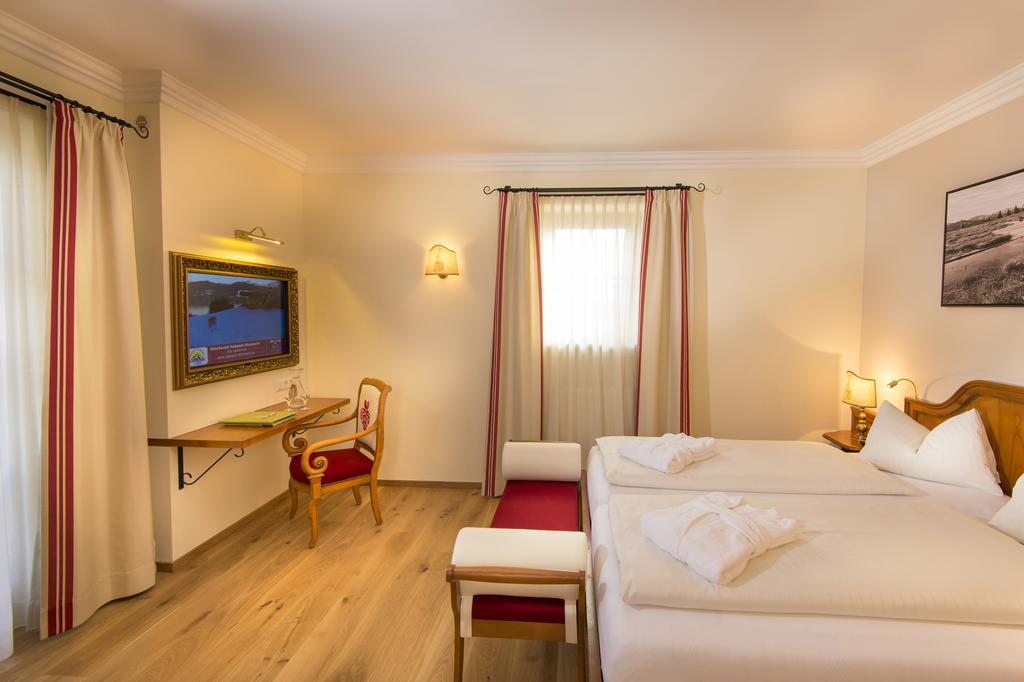 Hotel Zum Jungen Roemer Радштадт Номер фото